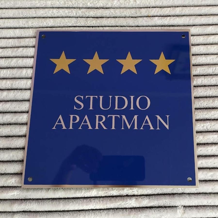 Apartman Niki Lic Exterior photo