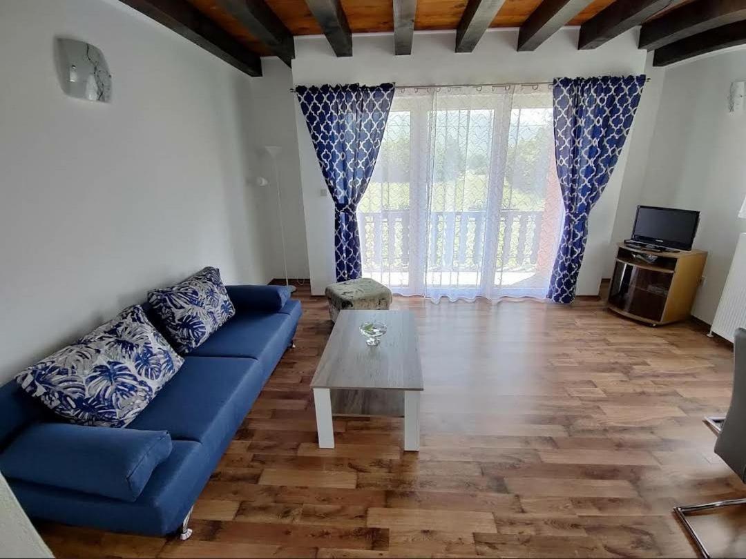 Apartman Niki Lic Exterior photo